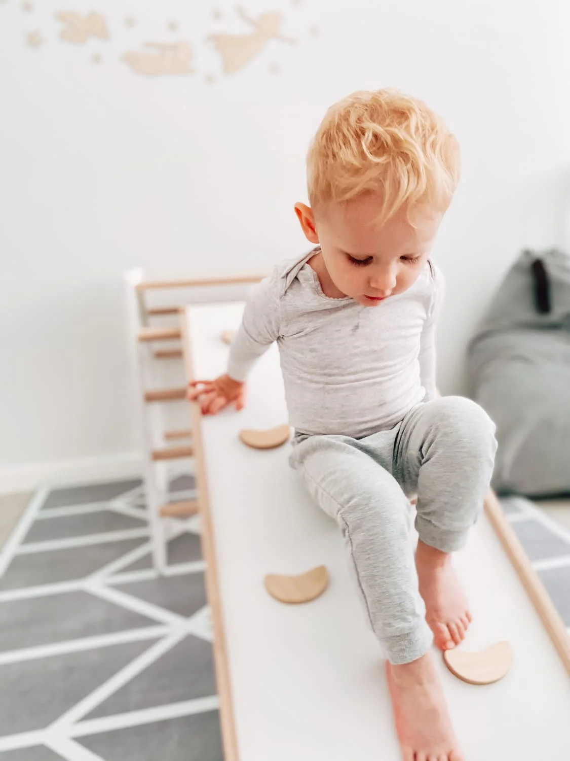 Training Social Skills in Children with Asperger's Syndrome - MONKEY GYM